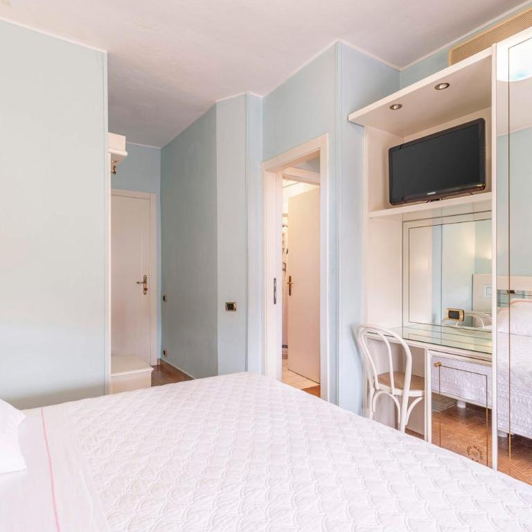 Hotel Matilde - Due Camere Matrimoniali Comunicanti con Balcone (2 Adulti + 2 Bambini) - 3