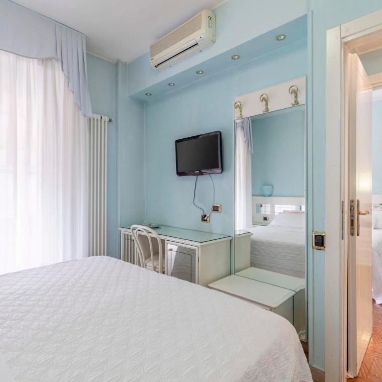 Hotel Matilde - Due Camere Matrimoniali Comunicanti con Balcone (2 Adulti + 2 Bambini) - 4