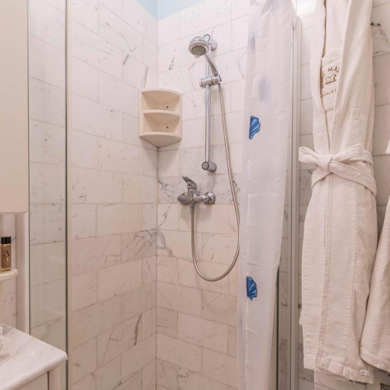 Hotel Matilde - Due Camere Matrimoniali Comunicanti con Balcone (2 Adulti + 2 Bambini) - 7
