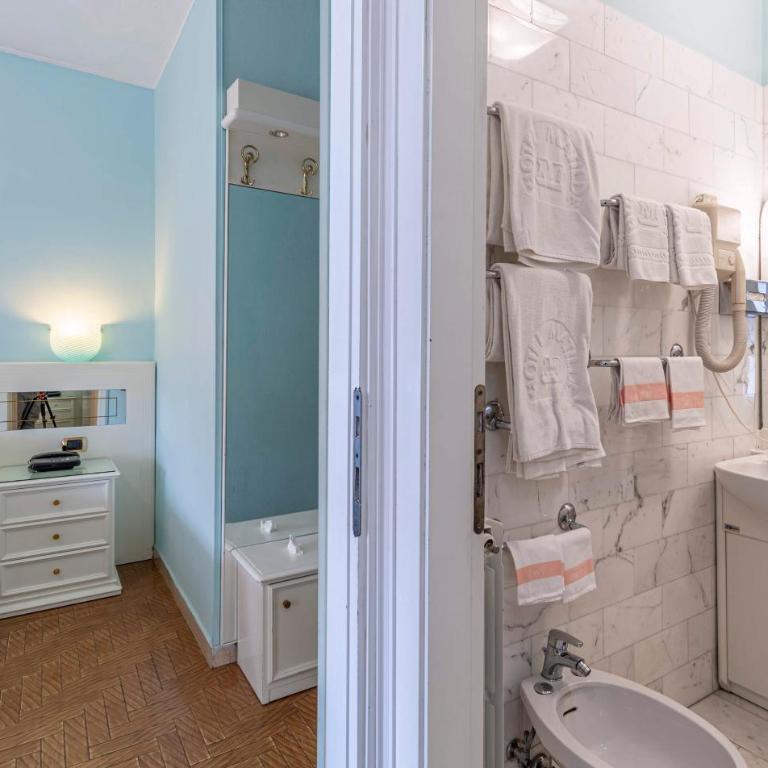 Hotel Matilde - Due Camere Matrimoniali Comunicanti con Balcone (2 Adulti + 2 Bambini) - 9