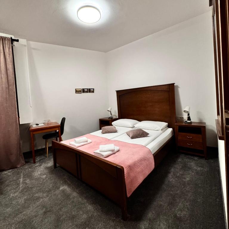Hotel Paviljon - Triple Room - 2