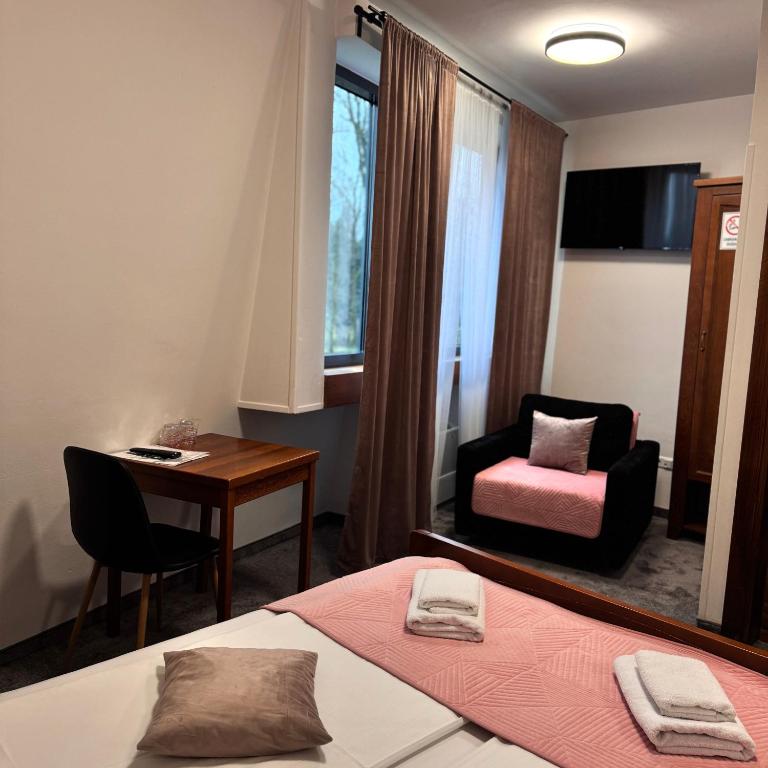 Hotel Paviljon - Triple Room - 3