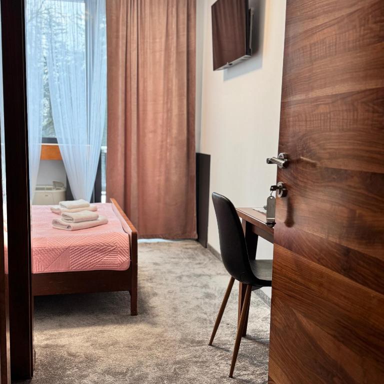 Hotel Paviljon - Double Room with Balcony - 3