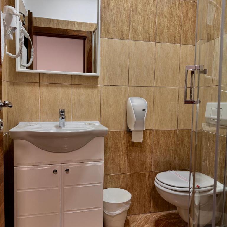 Hotel Paviljon - Triple Room - 5
