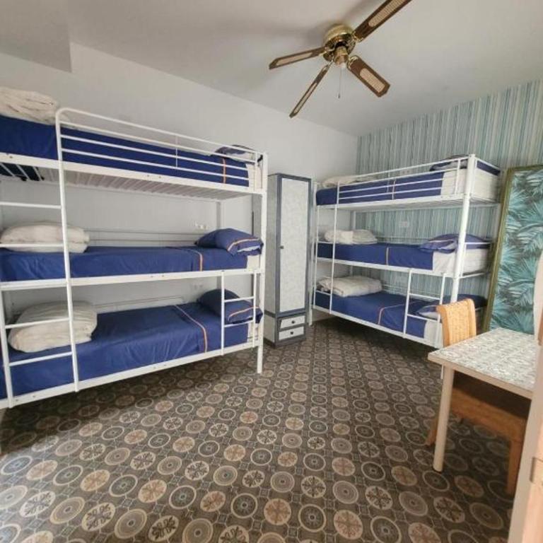 Hospejade cerca de la feria - Casa de 8 dormitorios - 2