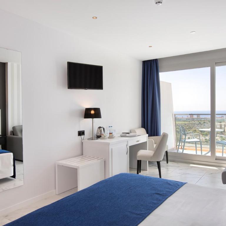 Four Points by Sheraton Costa Blanca Resort - Habitación Doble Clásica con sofá cama, balcón y vistas al mar - 2 camas - 2