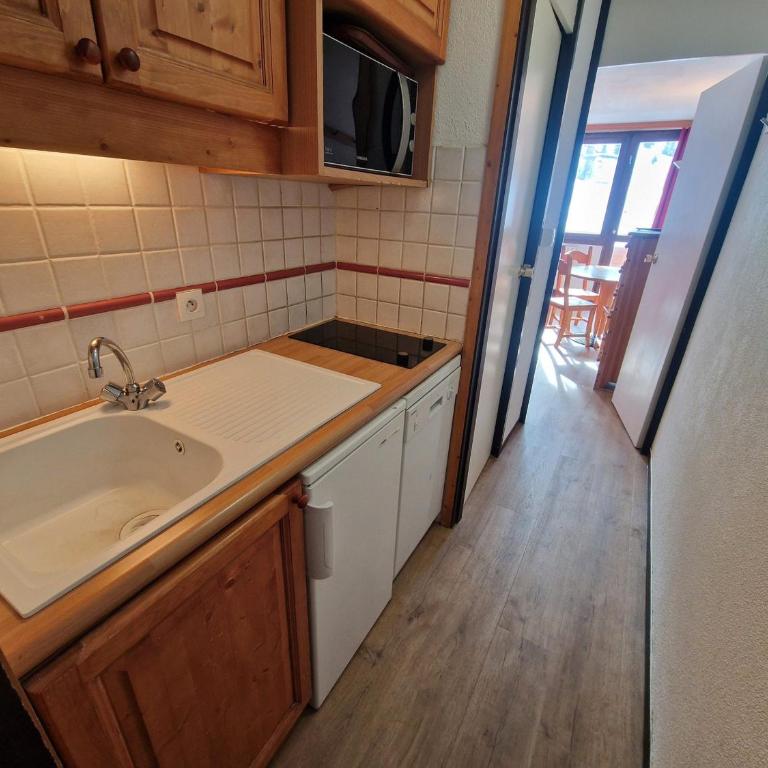 Studio lumineux avec balcon, pieds des pistes, 4 personnes - Studio - 9
