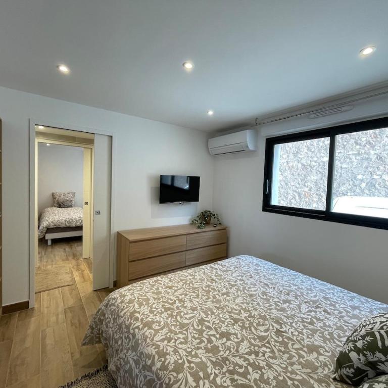 Chic & cozy 2 chambres , climatisée , rénové au calme - Appartement 2 Chambres - 38