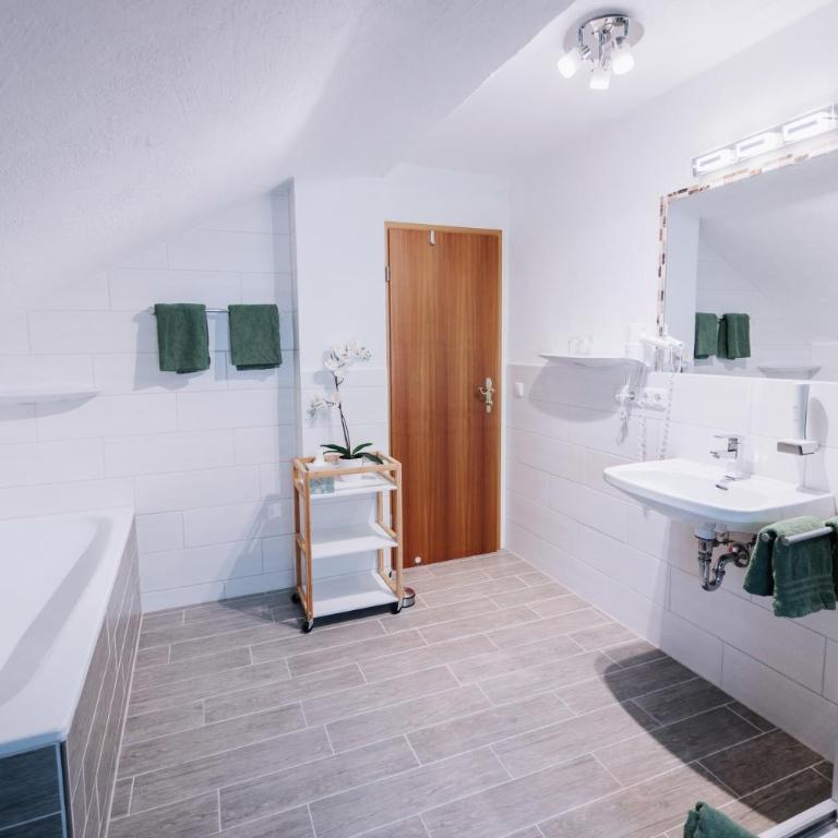 Pension Bavaria - Doppelzimmer - 25