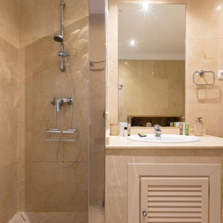 Charming Apt in Aloha Hill Club with Pools & Spa - Apartamento de 2 dormitorios - 30