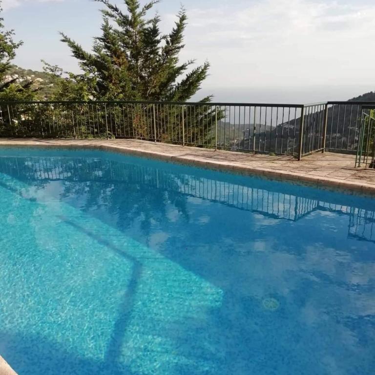 A 8mn de Monaco luxueux 3 personnes, terrasse, vue panoramique mer, PISCINE - Apartment mit 1 Schlafzimmer - 2