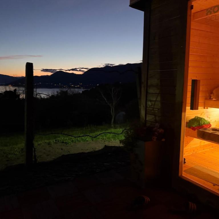 Casa Fiorita, Luino, il tempo rallenta tra lago e fiori - Casa con 2 Camere da Letto - 48