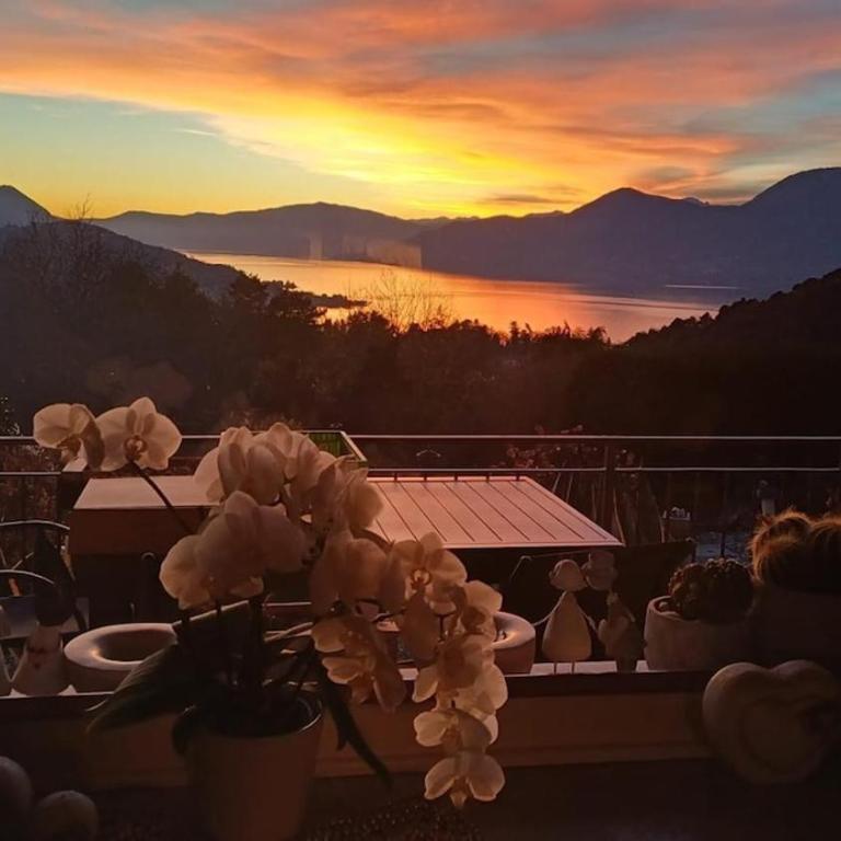 Casa Fiorita, Luino, il tempo rallenta tra lago e fiori - Casa con 2 Camere da Letto - 75