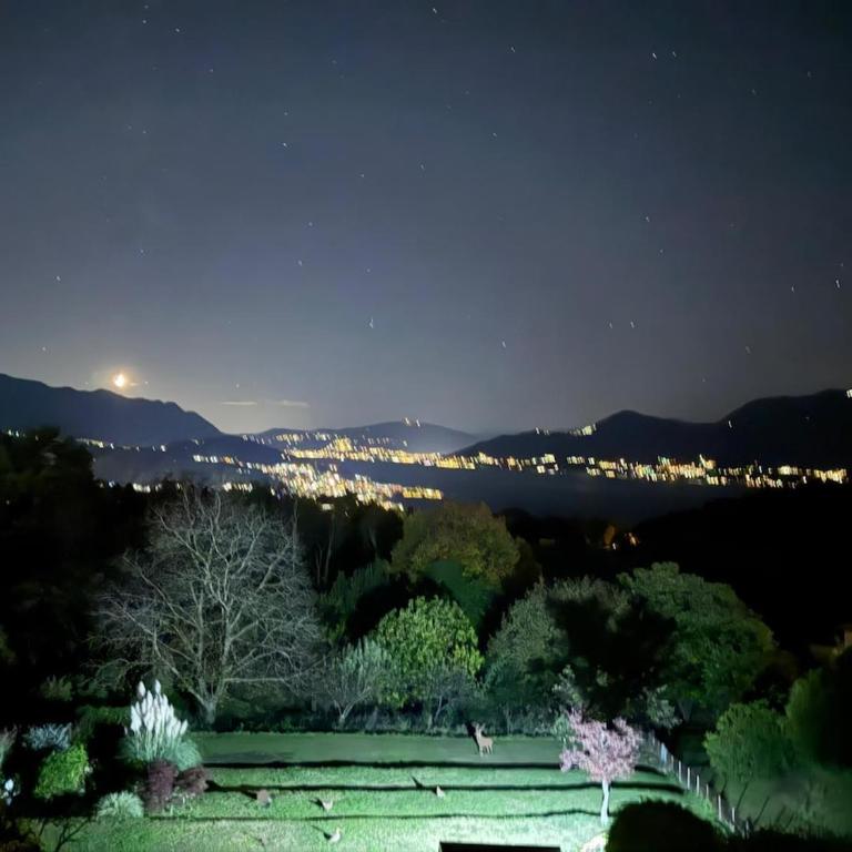 Casa Fiorita, Luino, il tempo rallenta tra lago e fiori - Casa con 2 Camere da Letto - 80