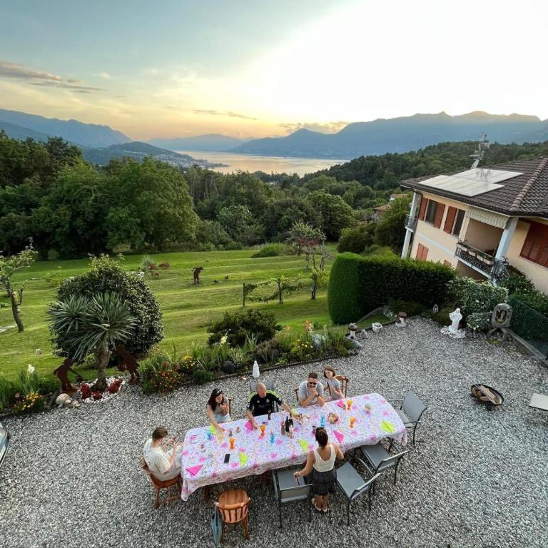 Casa Fiorita, Luino, il tempo rallenta tra lago e fiori - Casa con 2 Camere da Letto - 84