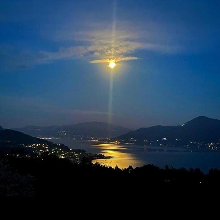 Casa Fiorita, Luino, il tempo rallenta tra lago e fiori - Casa con 2 Camere da Letto - 91