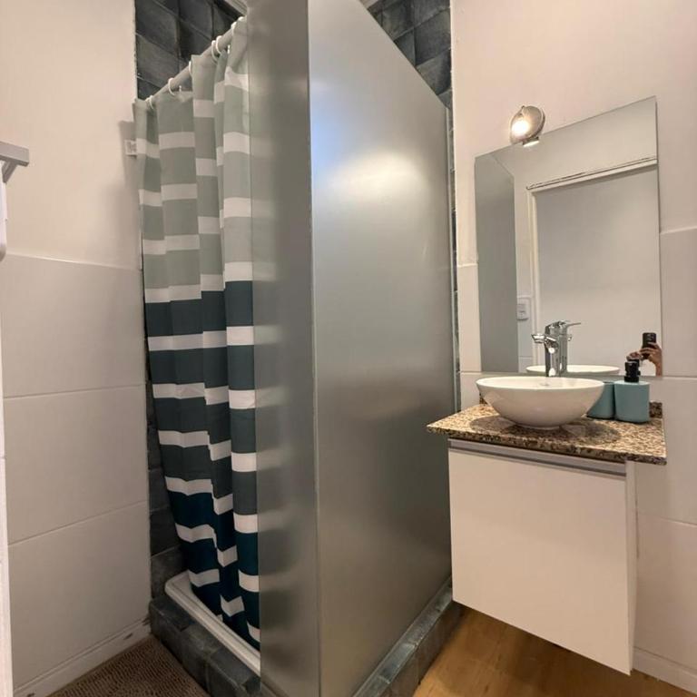Container home - One-Bedroom House - 20