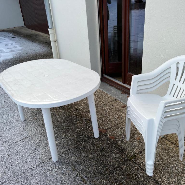 Studio confortable dans résidence avec piscine - One-Bedroom Apartment - 56