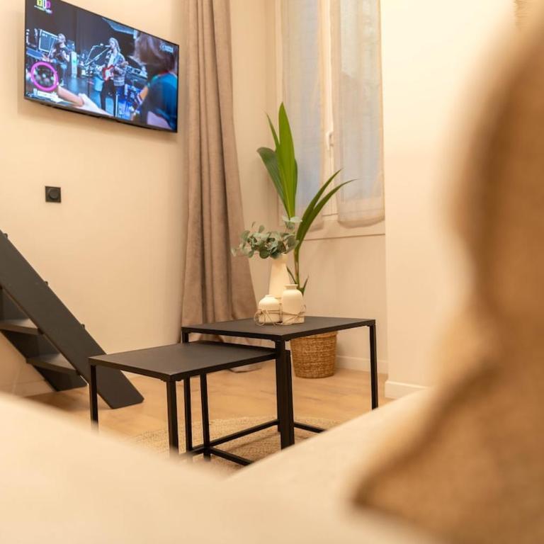 Charmant Duplex Vieux Nice, proche mer, WiFi, Clim - Appartement 1 Chambre - 32