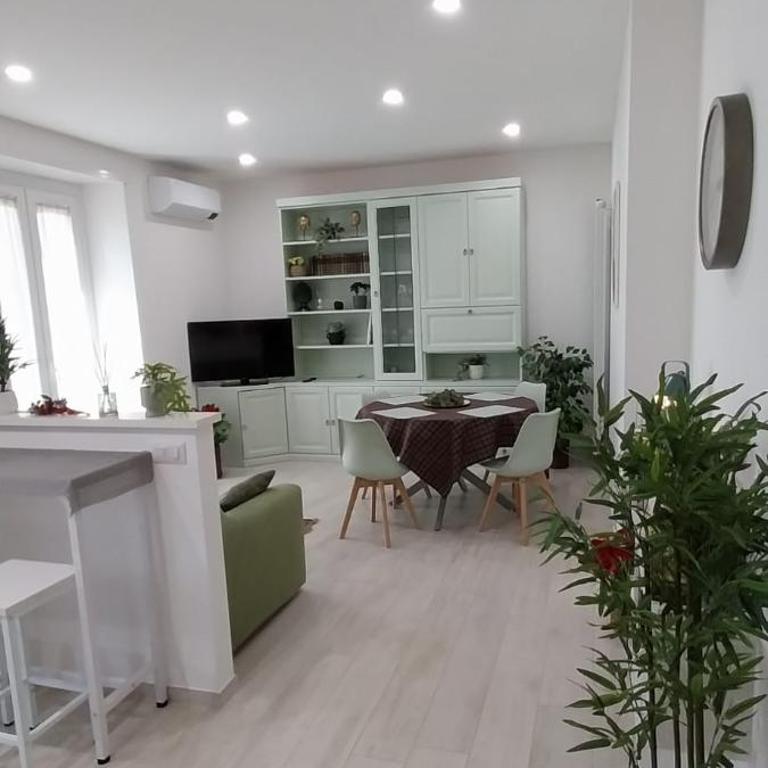Alloggio turistico CASA VERDE CASA - Appartamento con 2 Camere da Letto - 53