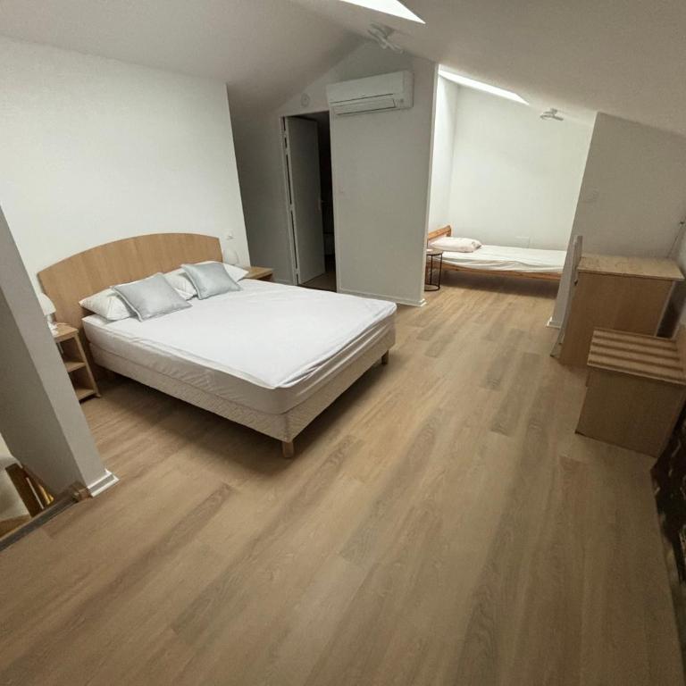 Grand appartement au centre de Cambo Les Bains - Two-Bedroom Apartment - 5
