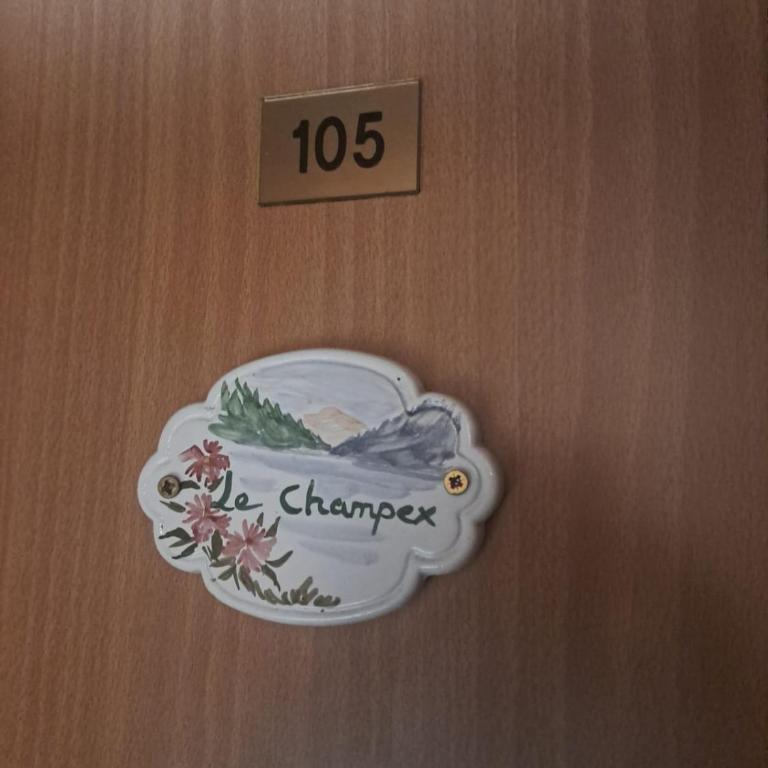 Grand Chalet Du Lac Du Boreon - Chambre Lit King-Size - Vue sur Jardin - 15