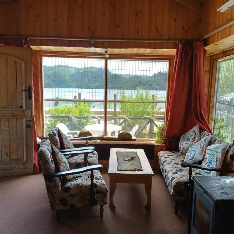 Cabin by the day in front of the Pastahue Lagoon - Three-Bedroom House - 5