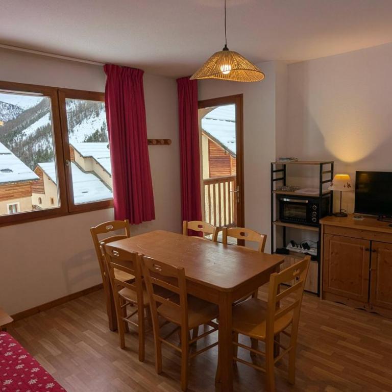 Appartement 3 pieces 6 personnes, 2 chambres, wifi fibre gratuit, piscine l'été et au pied des pistes l'hiver - Appartement 2 Chambres avec Vue sur la Montagne - 19