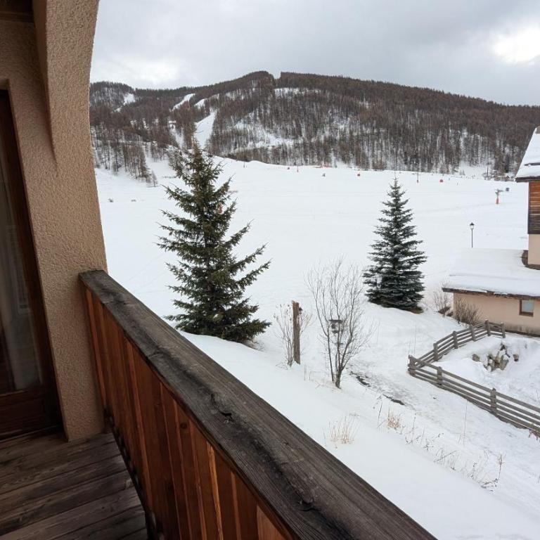 Appartement 3 pieces 6 personnes, 2 chambres, wifi fibre gratuit, piscine l'été et au pied des pistes l'hiver - Appartement 2 Chambres avec Vue sur la Montagne - 1