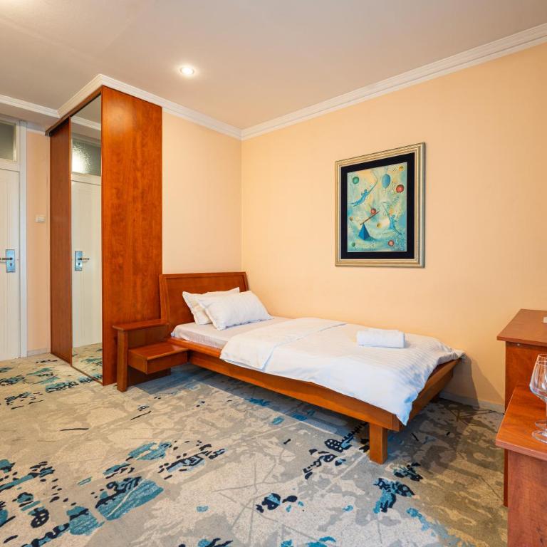 Hotel Bojatours - Double or Twin Room with Balcony - 10