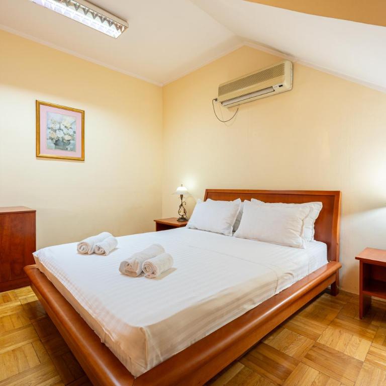 Hotel Bojatours - Quadruple Room - 5