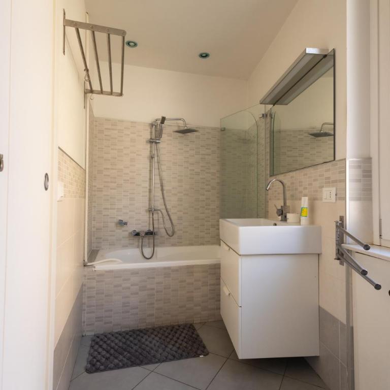 Large Design apartment near the Vatican - Three-Bedroom Apartment - 19