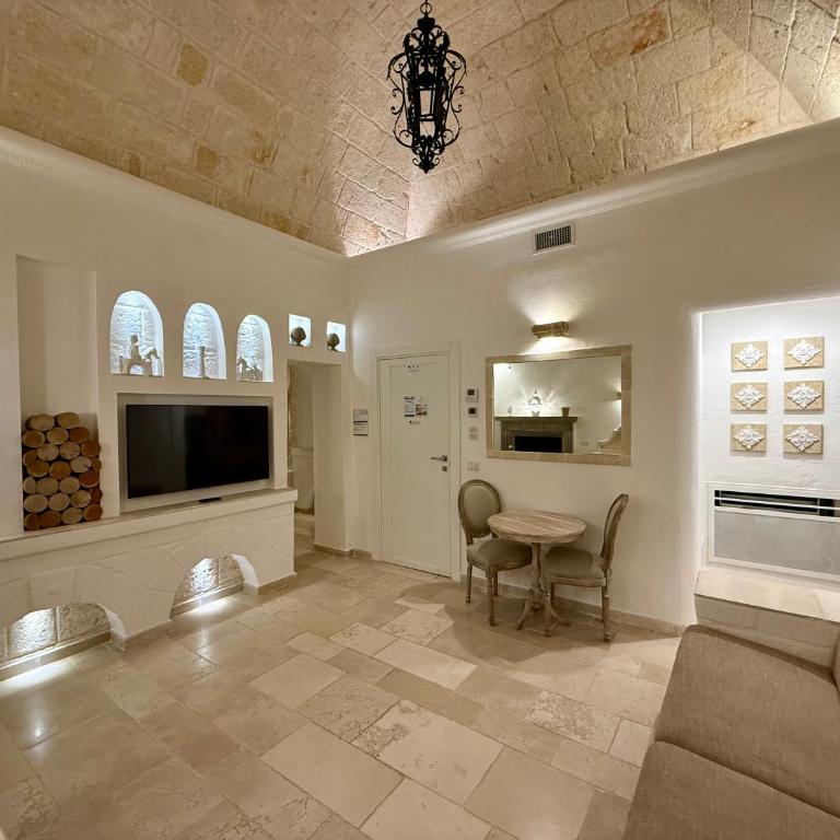 Vittorio Emanuele Charming Suites - Camera King con Vasca Idromassaggio - 14