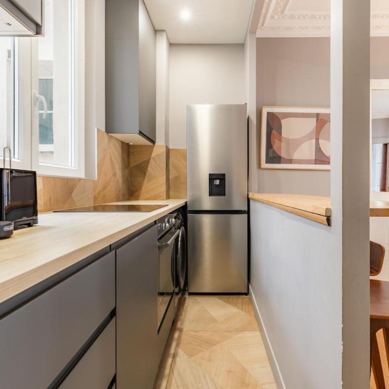 Escapade de Charme au Cœur du Paris Historique - One-Bedroom Apartment - 11