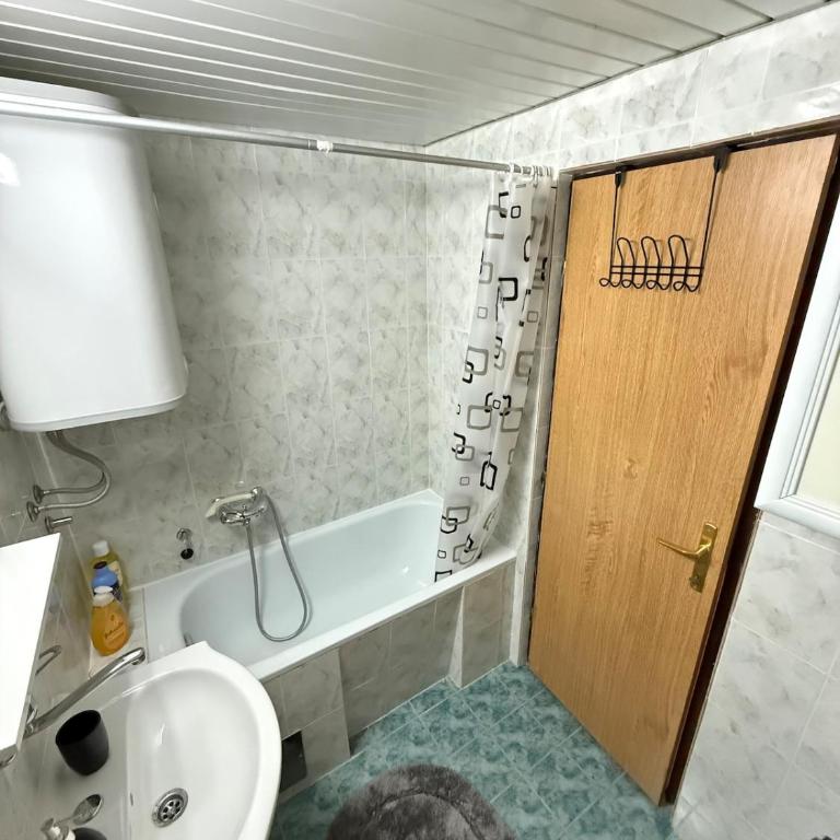 Sunčana oaza, Sutomore - Apartman sa 2 Spavaće Sobe - 8