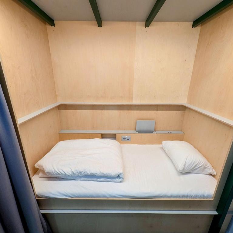 Green Marmot Capsule Hotel Genève - Self check-in - Deluxe Capsule - Disability Access - 2