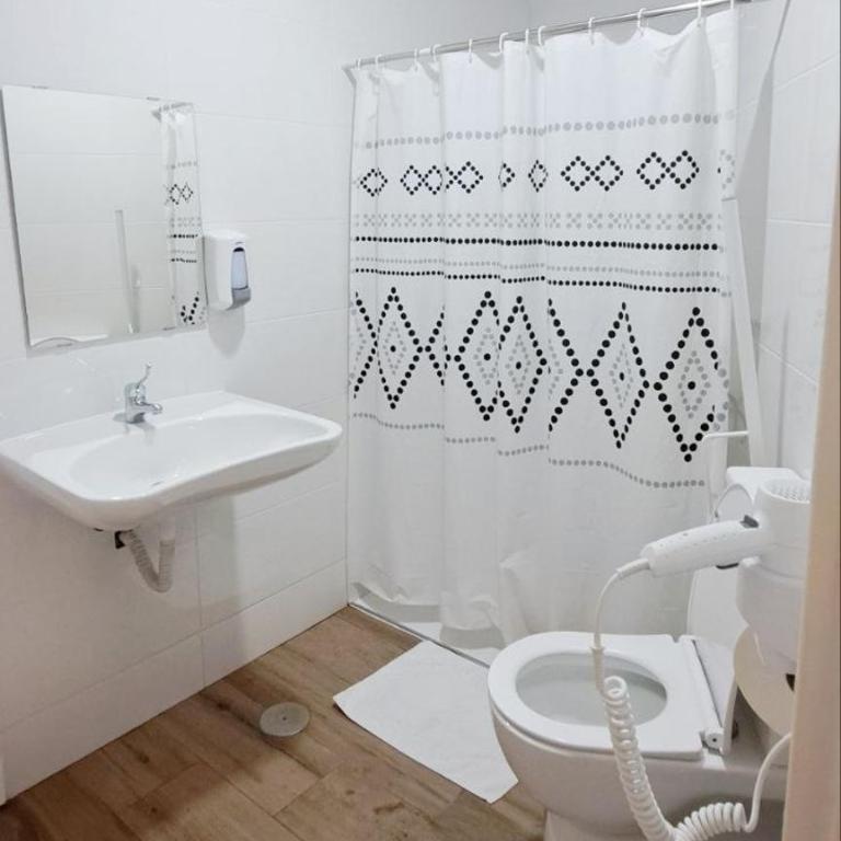 AYZ Joaquín Pol - Auto check-in property - Double Room with Private Bathroom - 1
