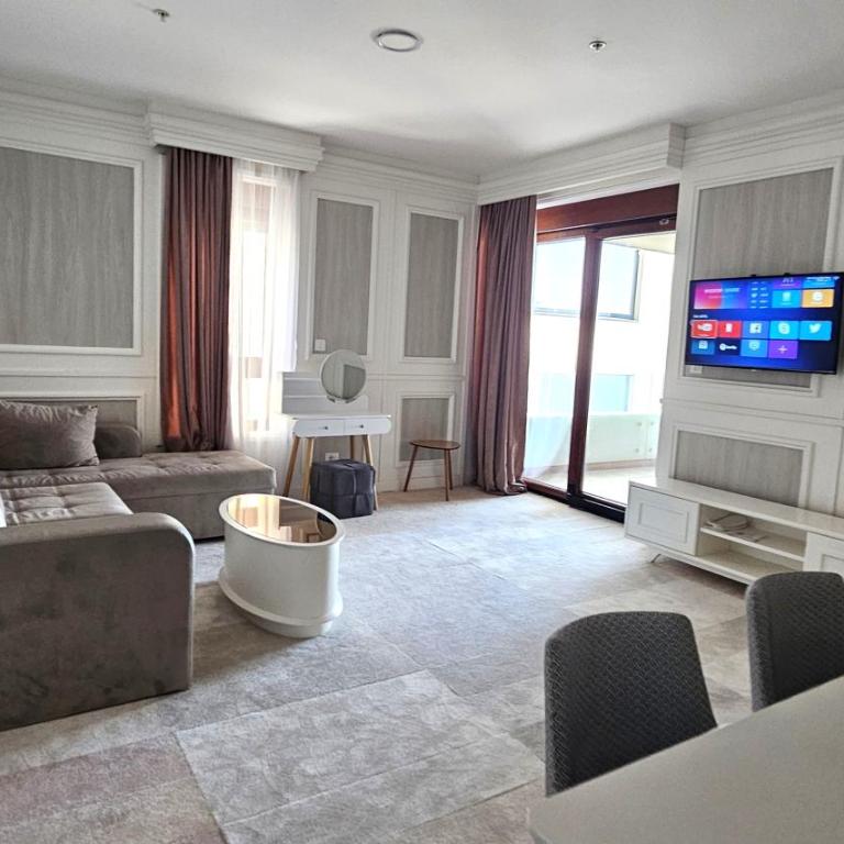 Azure Family Luxury Seaside Living Suites Rafailovici - Two-Bedroom Apartment - 4