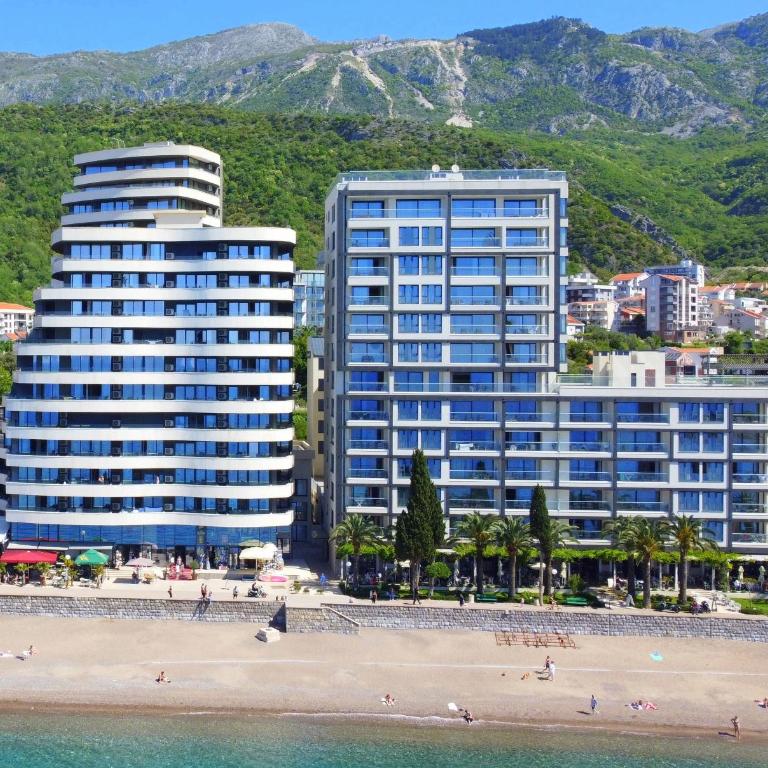 Azure Family Luxury Seaside Living Suites Rafailovici - Two-Bedroom Apartment - 20