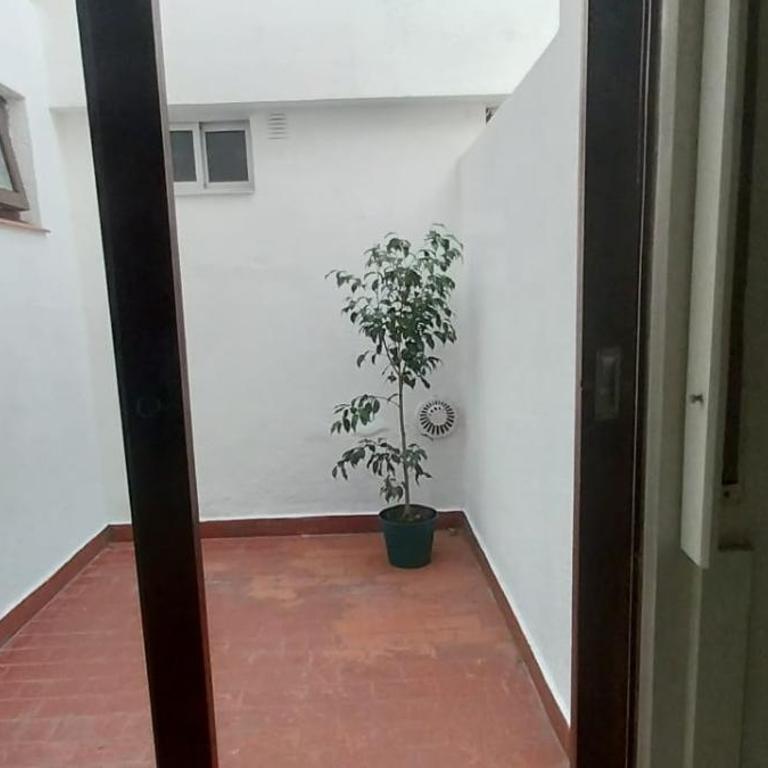 Alquilo a 2 cuadras de Varese - Apartamento de 1 dormitorio - 3