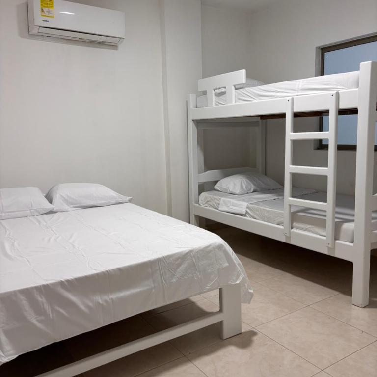 Apartamento familiar en coveñas cerca del mar - Apartamento de 3 dormitorios - 4