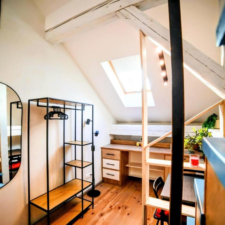 Old Port Riverside Lofts in City Center - Loft - 9