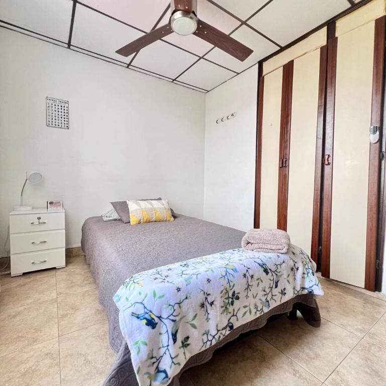 Apartamento 3 habitaciones cerca del Aeropuerto Matecaña Piscina y zonas recreativas Hasta 9 huéspedes - Three-Bedroom Apartment - 11