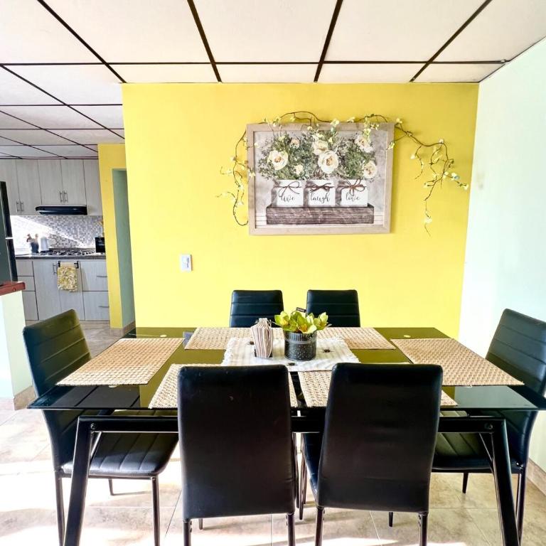 Apartamento 3 habitaciones cerca del Aeropuerto Matecaña Piscina y zonas recreativas Hasta 9 huéspedes - Three-Bedroom Apartment - 15