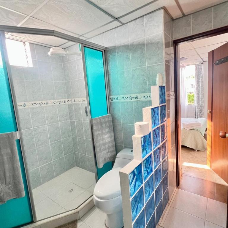 Apartamento 3 habitaciones cerca del Aeropuerto Matecaña Piscina y zonas recreativas Hasta 9 huéspedes - Three-Bedroom Apartment - 35