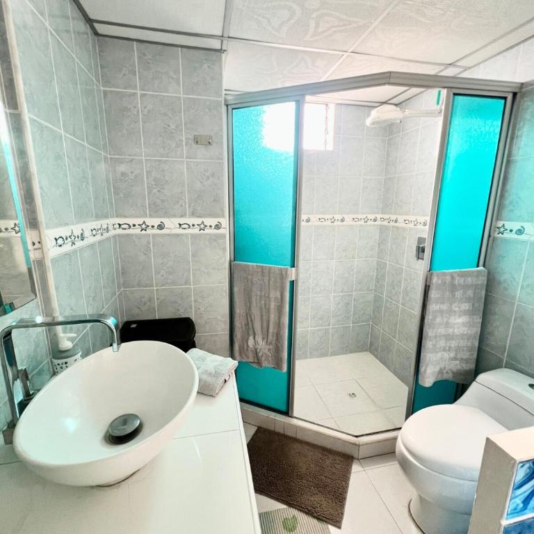 Apartamento 3 habitaciones cerca del Aeropuerto Matecaña Piscina y zonas recreativas Hasta 9 huéspedes - Three-Bedroom Apartment - 37