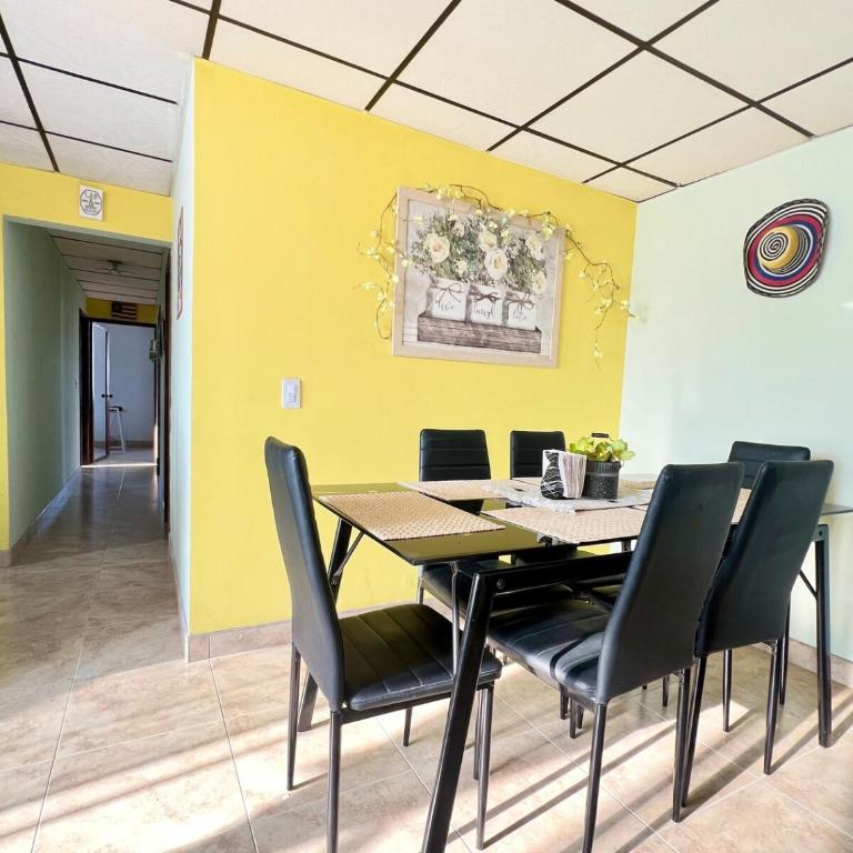 Apartamento 3 habitaciones cerca del Aeropuerto Matecaña Piscina y zonas recreativas Hasta 9 huéspedes - Three-Bedroom Apartment - 43