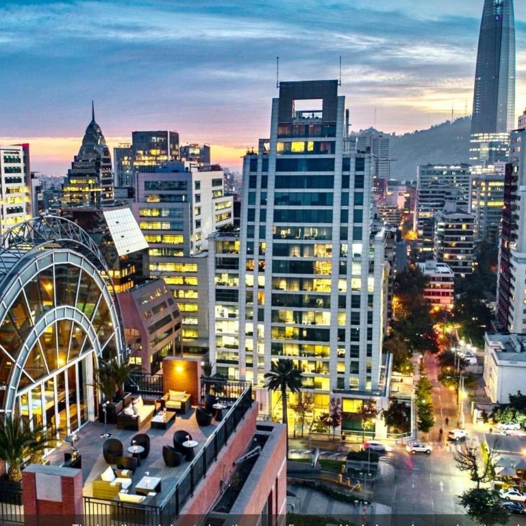 Condor Suites Executive Santiago Centro offers a terrace, barbecue, and Wi-Fi - Apartment with Terrace - 54