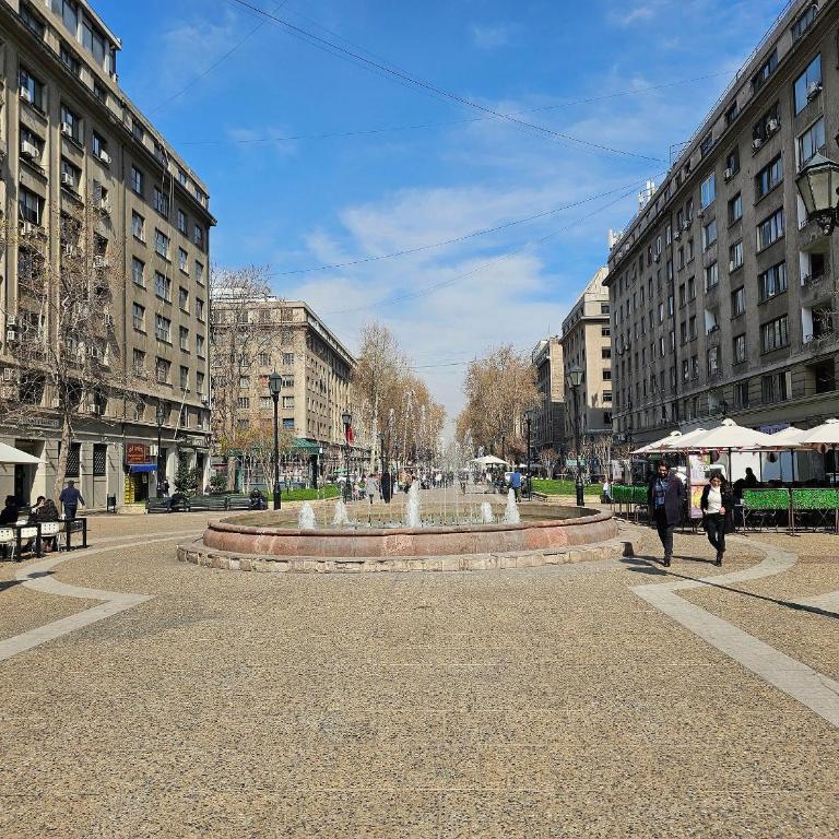 Condor Suites Executive Santiago Centro offers a terrace, barbecue, and Wi-Fi - Apartment with Balcony - 32