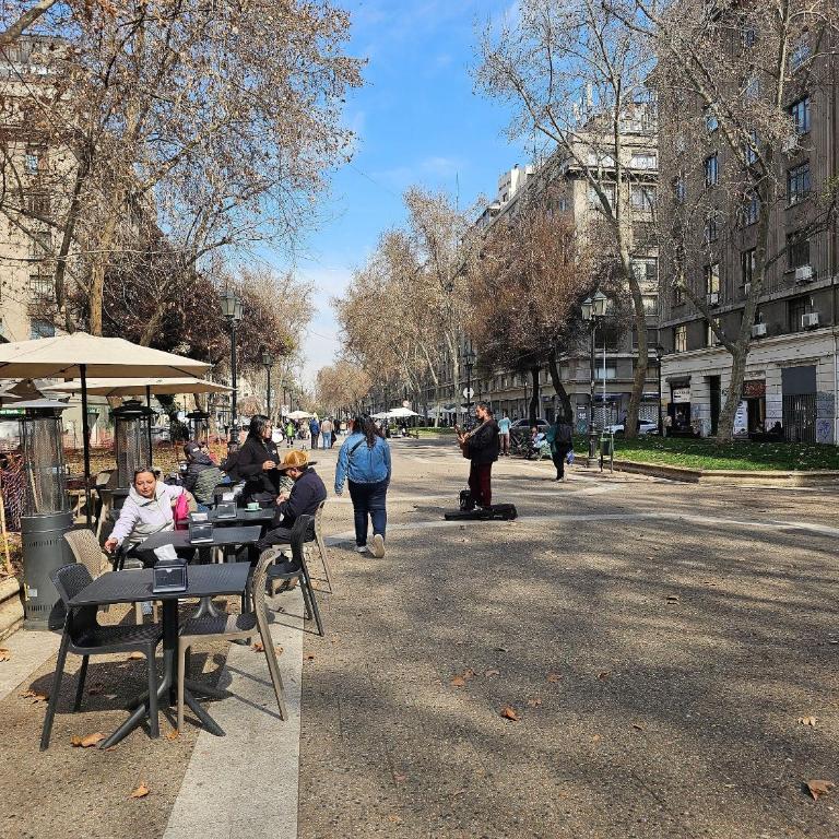 Condor Suites Executive Santiago Centro offers a terrace, barbecue, and Wi-Fi - Apartment with Balcony - 33
